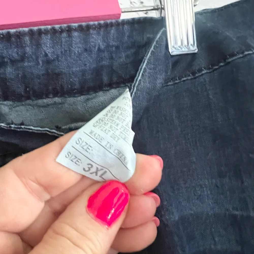 Flare jeans with pearls. Size 3X